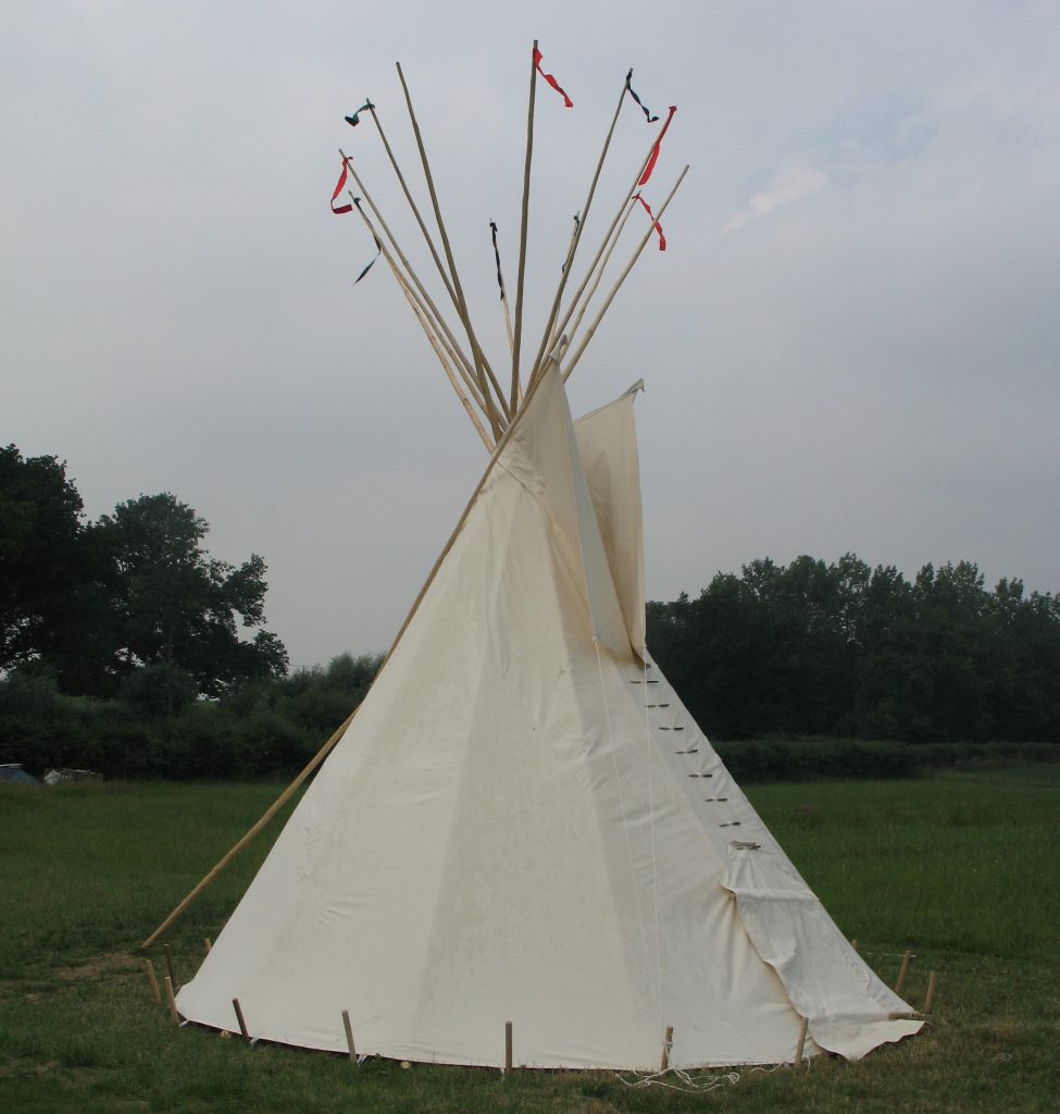difference between wigwam and teepee