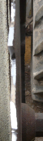 Blade with set teeth.